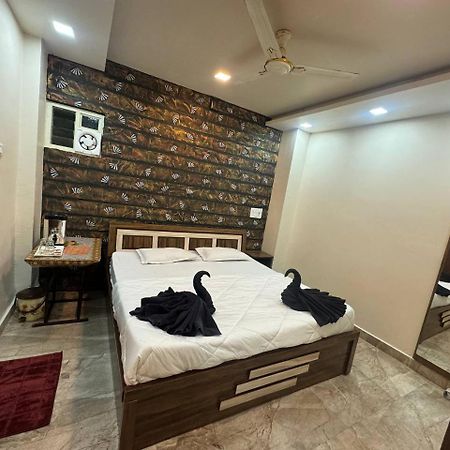Hotel Shreeji Residency Pachmarhi ภายนอก รูปภาพ
