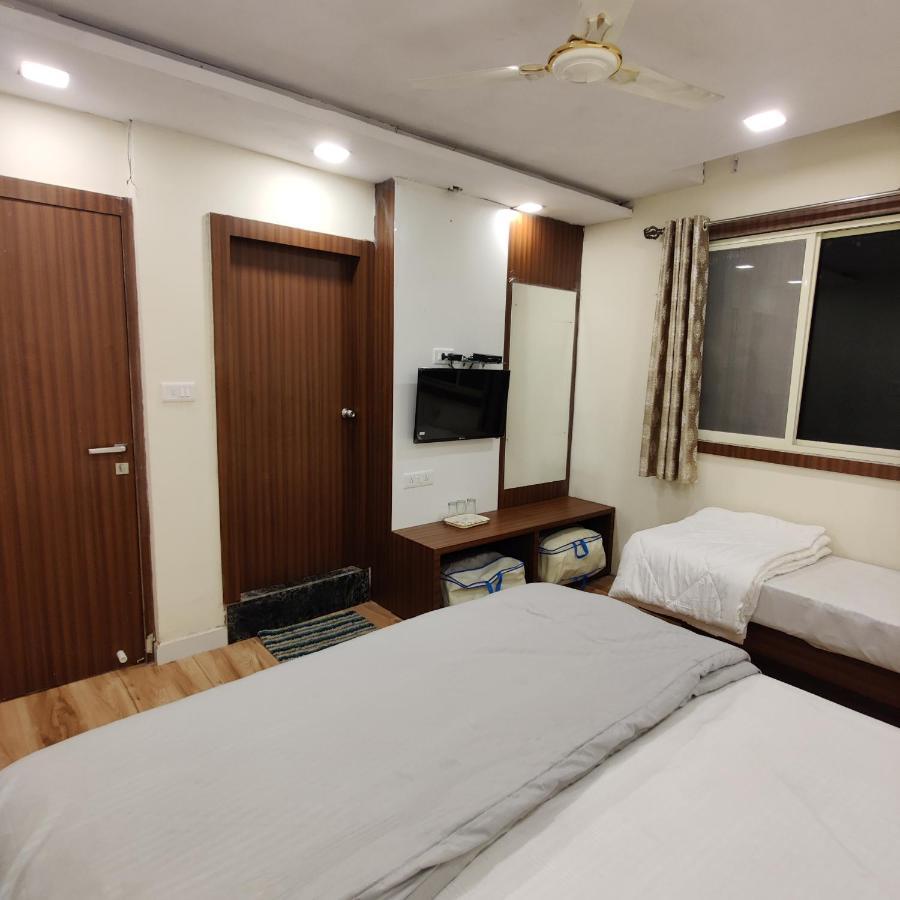 Hotel Shreeji Residency Pachmarhi ภายนอก รูปภาพ