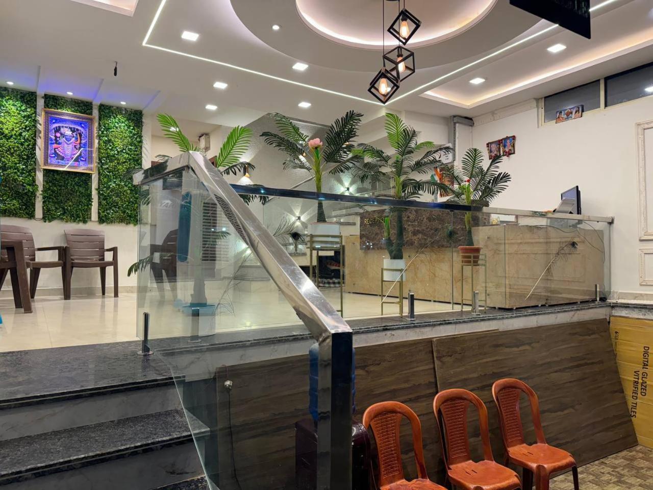 Hotel Shreeji Residency Pachmarhi ภายนอก รูปภาพ