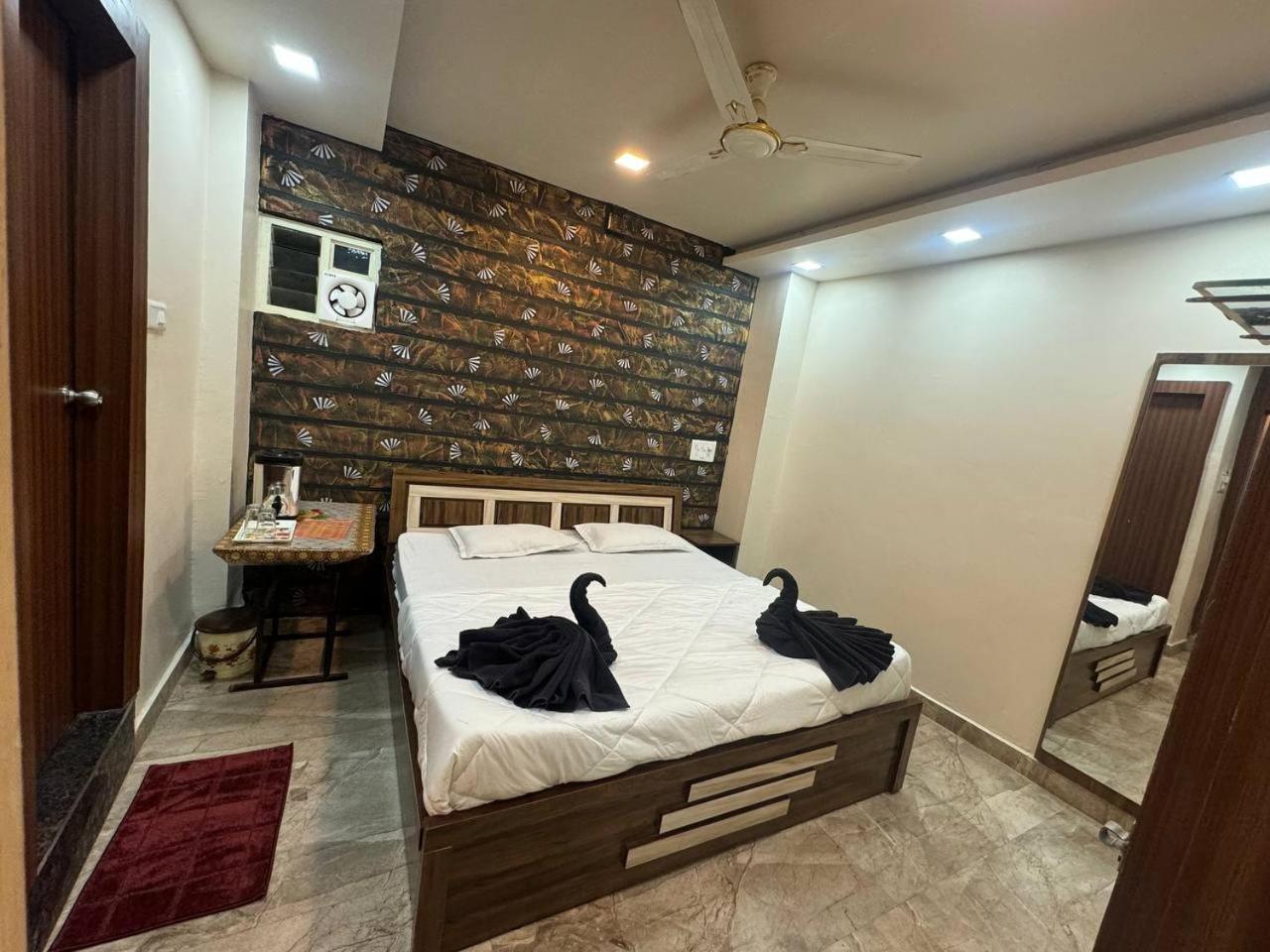 Hotel Shreeji Residency Pachmarhi ภายนอก รูปภาพ
